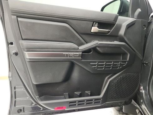 Used 2024 Toyota Tacoma TRD Sport image 11