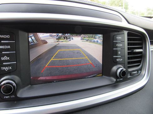 Used 2019 Kia Sorento AWD image 26