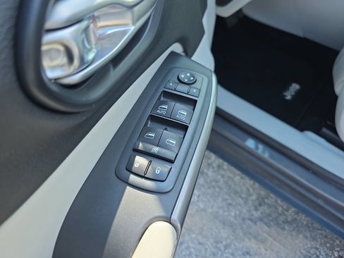 Used 2020 Jeep Cherokee Latitude Lux w/ Quick Order Package 26H Lux FWD image 18