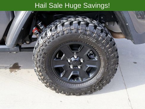 Used 2023 Jeep Gladiator Mojave AWD/4WD image 12