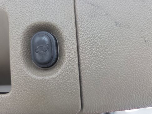 Used 2016 Chevrolet Tahoe LTZ AWD/4WD image 13
