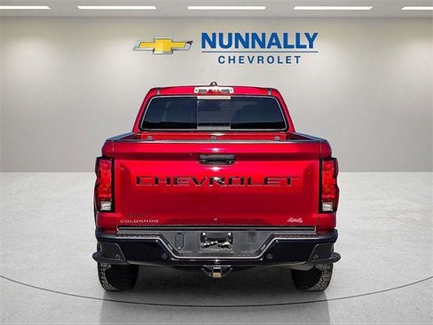 Used 2024 Chevrolet Colorado Trail Boss w/ Technology Package image 4