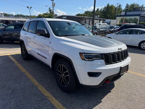 Used 2018 Jeep Grand Cherokee Trailhawk w/ Trailhawk Luxury Group AWD/4WD image 5