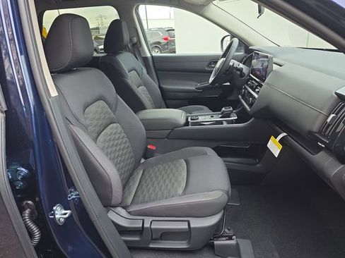 New 2026 Nissan Pathfinder SV image 11