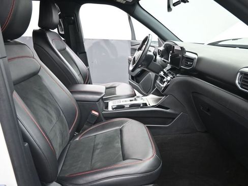 Used 2022 Ford Explorer ST-Line RWD image 26