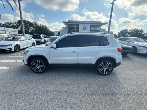 Used 2017 Volkswagen Tiguan SEL FWD image 3