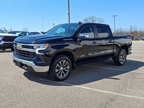 Used 2022 Chevrolet Silverado 1500 LT AWD/4WD image 6