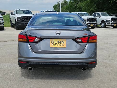 Used 2024 Nissan Altima 2.5 SR FWD image 4