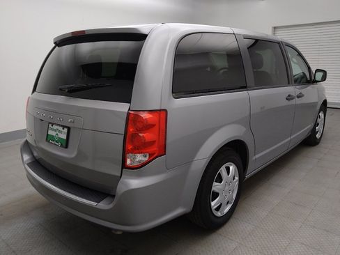 Used 2020 Dodge Grand Caravan SE FWD image 9
