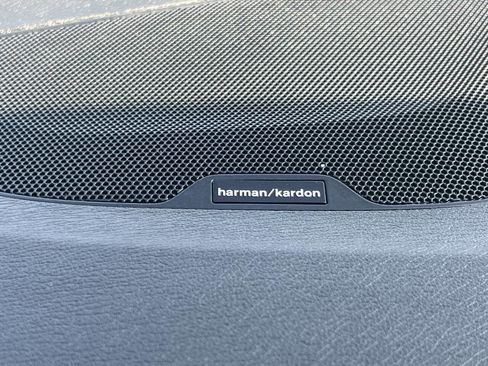 Used 2017 Volvo V60 T5 Platinum FWD image 15