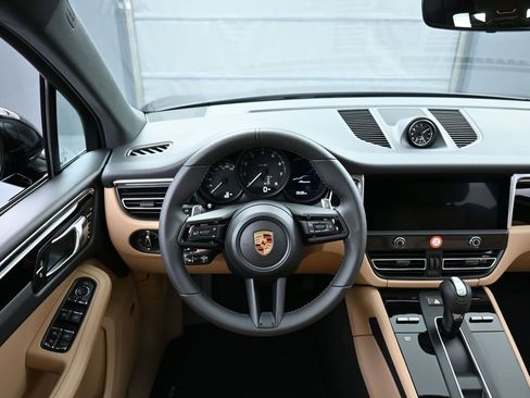 New 2026 Porsche Macan image 18