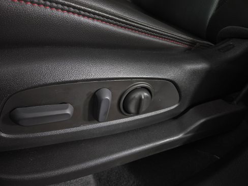 Certified 2023 Chevrolet Traverse RS image 32