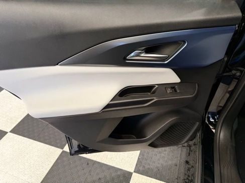 New 2026 Chevrolet Equinox EV LT image 17