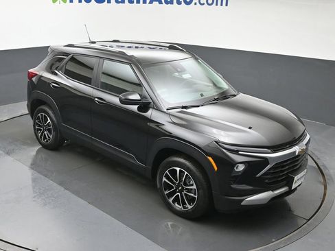 New 2026 Chevrolet TrailBlazer LT w/ Convenience Package AWD/4WD image 3