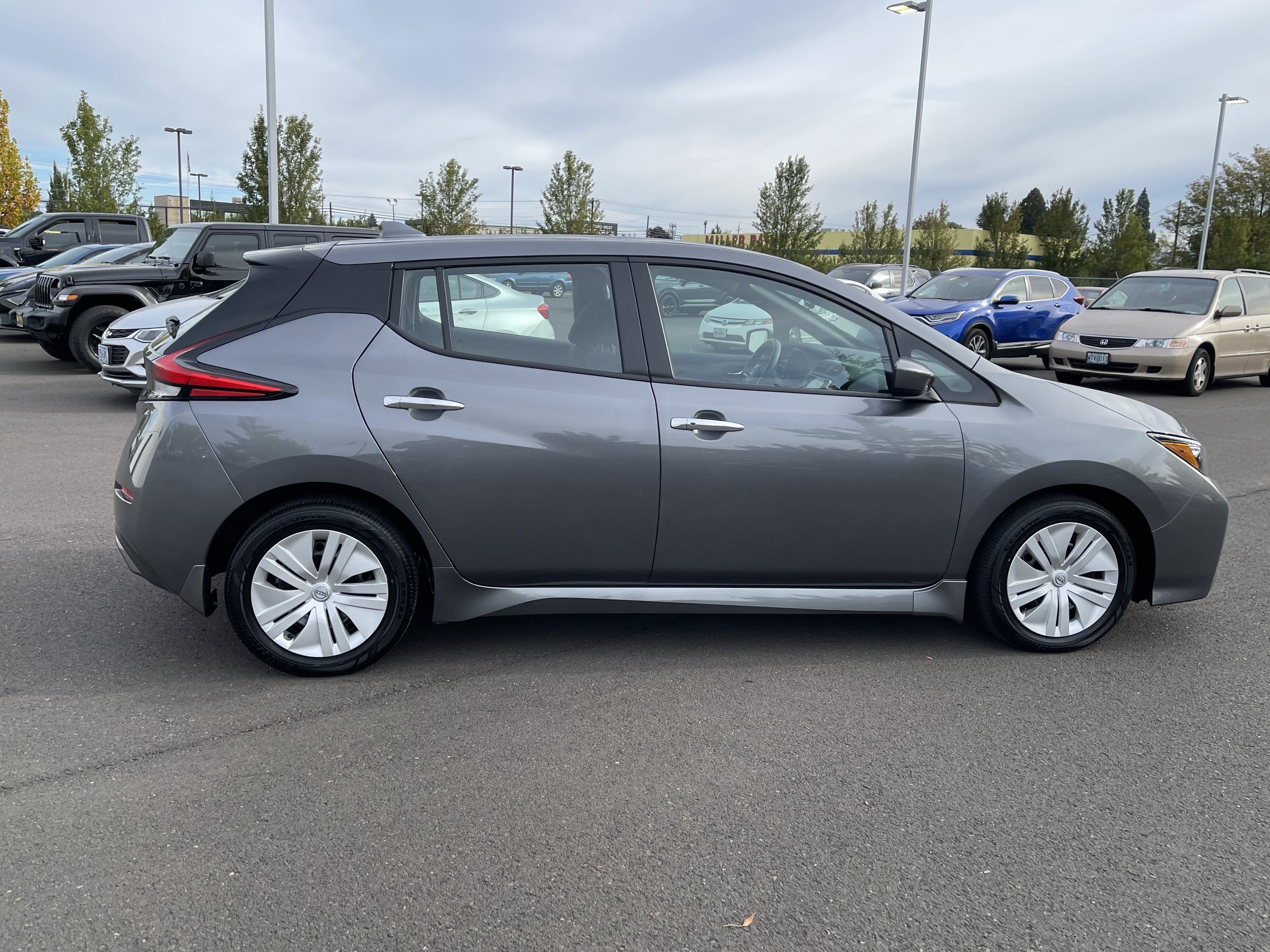 Used 2025 Nissan Leaf S FWD image 6