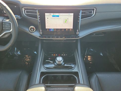 Used 2024 Jeep Wagoneer L Series II w/ Flexible Seating Group image 21