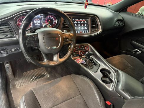 Used 2017 Dodge Challenger R/T Scat Pack RWD image 12