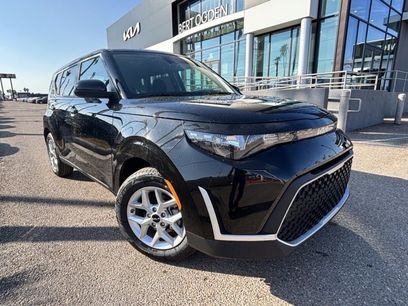 New 2025 Kia Soul LX