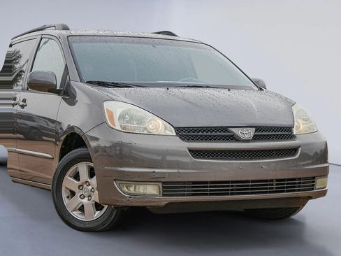 Used 2004 Toyota Sienna XLE Limited image 5