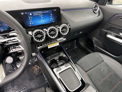 New 2026 Mercedes-Benz GLA 35 AMG 4MATIC image 32