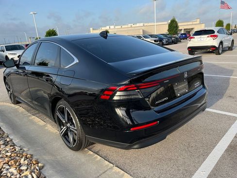 Used 2023 Honda Accord Sport image 4