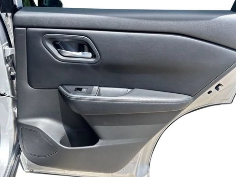 Used 2024 Nissan Rogue SV FWD image 24