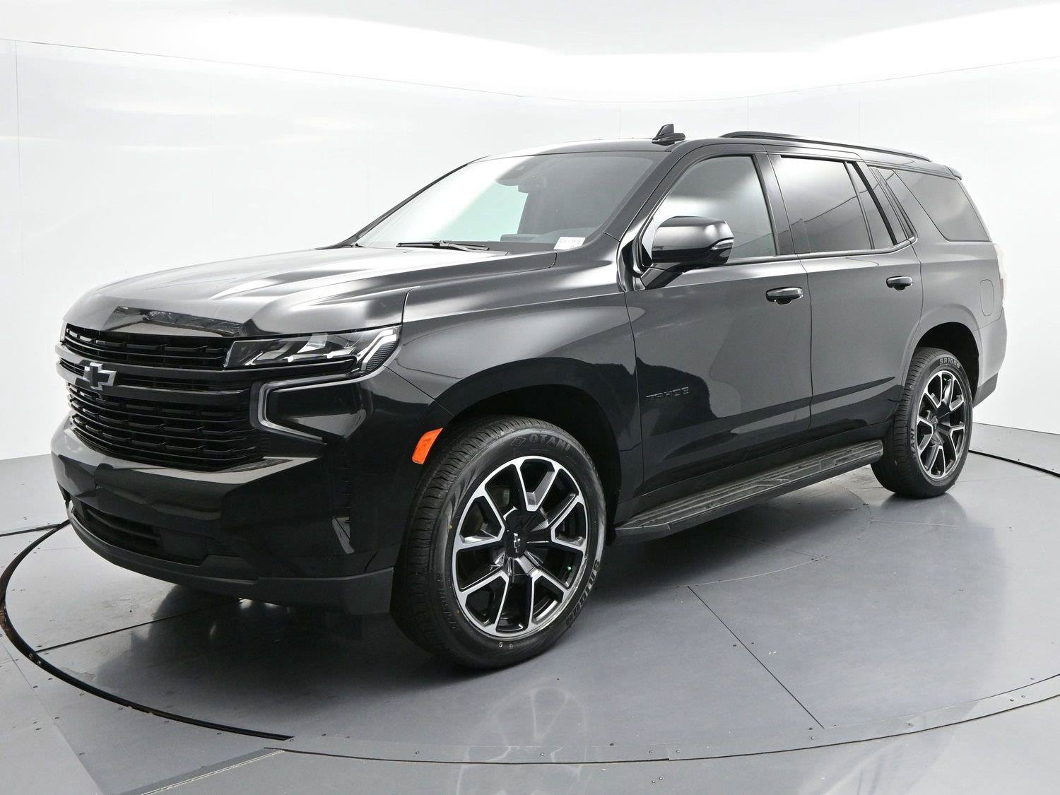Used 2024 Chevrolet Tahoe RST w/ Luxury Package AWD/4WD image 3