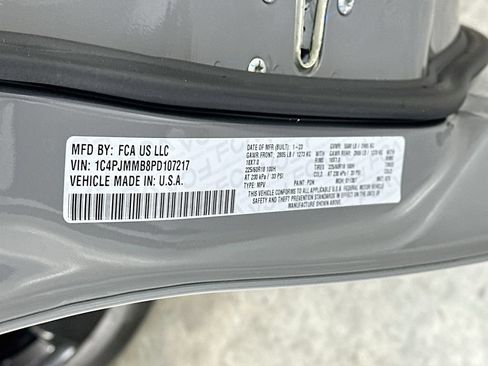 Used 2023 Jeep Cherokee Altitude Lux AWD/4WD image 36