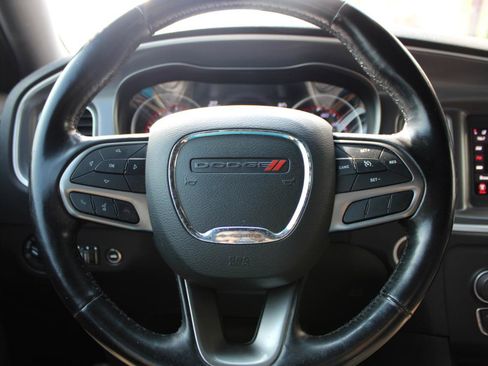 Used 2020 Dodge Charger SXT w/ Leather Interior Group RWD image 17