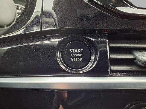 Certified 2025 Nissan Pathfinder SV image 8