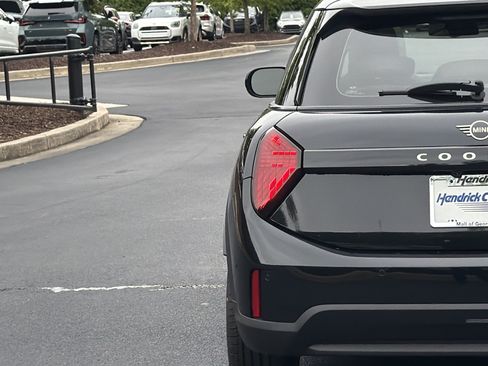 New 2026 MINI Cooper 4-Door Hardtop FWD image 21