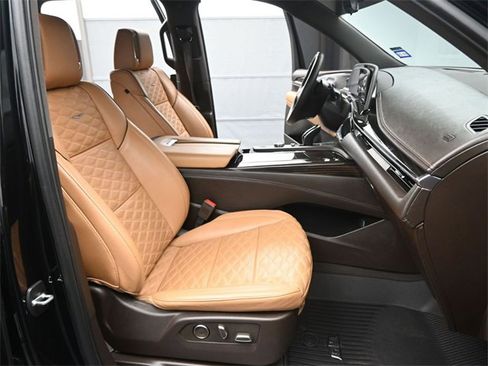 Used 2024 Cadillac Escalade Sport w/ LPO, ONYX Package image 3