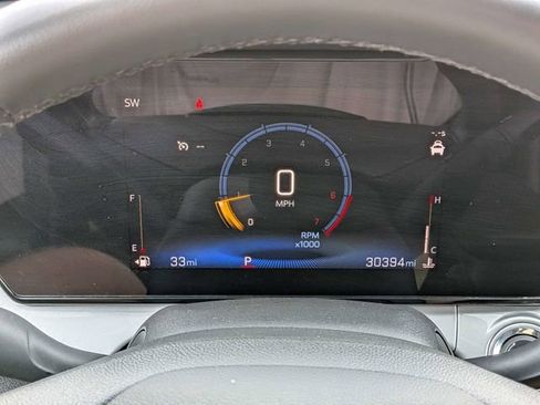 Used 2025 Chevrolet Trax LT w/ LT Convenience Package FWD image 28