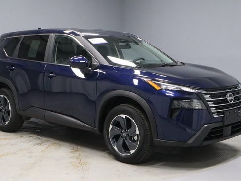 Certified 2025 Nissan Rogue SV image 12