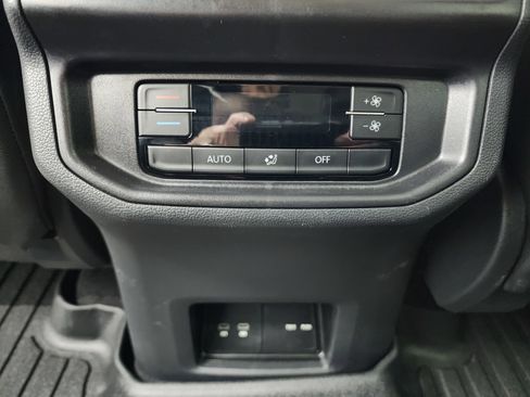 Used 2025 Volkswagen Atlas SE image 39