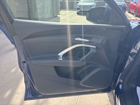 Used 2025 Audi Q5 Premium w/ Convenience Package image 10