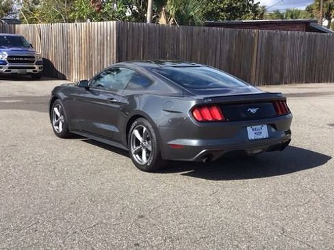 Certified 2017 Ford Mustang Coupe image 8