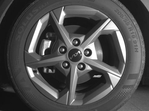 Used 2025 Kia K4 LXS image 12