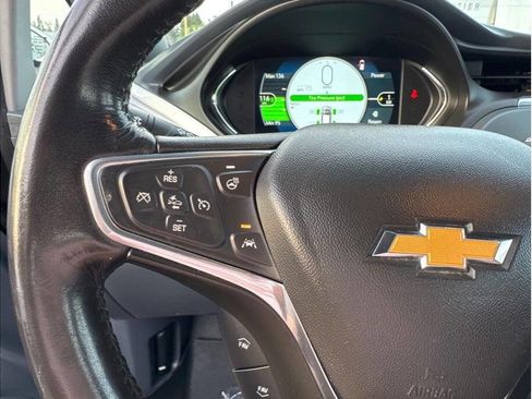 Used 2018 Chevrolet Bolt Premier w/ Driver Confidence II Package image 17