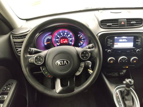 Used 2019 Kia Soul FWD image 22