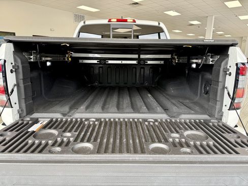 Used 2022 Nissan Frontier Pro-X w/ Pro-X Premium Package RWD image 9