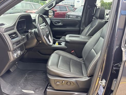 Used 2023 GMC Yukon SLT AWD/4WD image 16