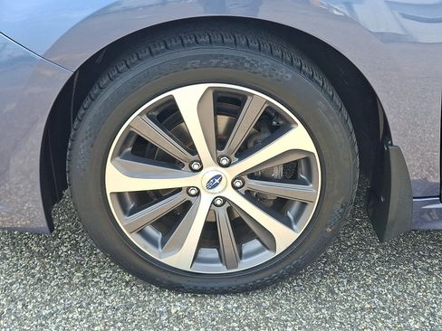 Used 2017 Subaru Legacy 2.5i Limited AWD/4WD image 9