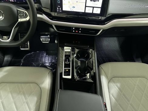 New 2026 Volkswagen Atlas Cross Sport SEL Premium R-Line AWD/4WD image 33
