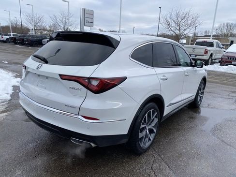 Used 2023 Acura MDX SH-AWD w/ Technology Package image 3