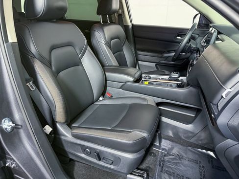 Certified 2023 Nissan Pathfinder SL image 14