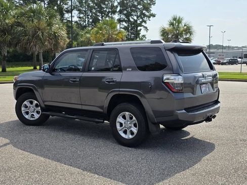 Used 2021 Toyota 4Runner SR5 Premium w/ Moonroof Package AWD/4WD image 4