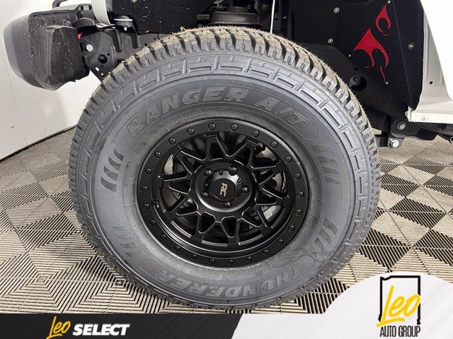 Used 2023 Jeep Gladiator Sport AWD/4WD image 16