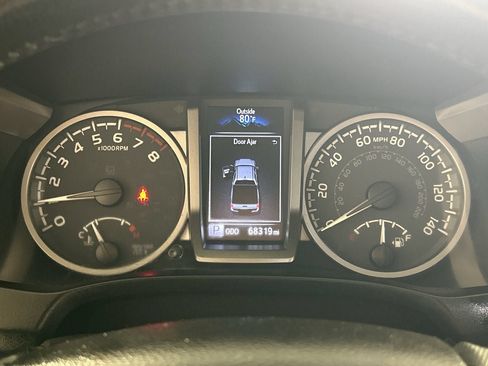 Used 2021 Toyota Tacoma SR5 RWD image 15