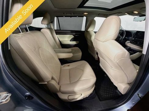 Used 2021 Toyota Highlander Platinum AWD/4WD image 26